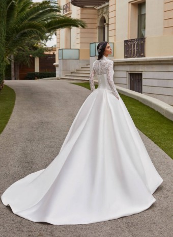 Pronovias JORY WITH JACKET #1 thumbnail